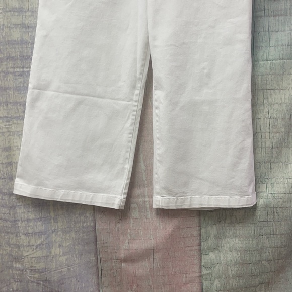 Brand new Woman’s Gloria Vanderbilt jeans. - Picture 5 of 16